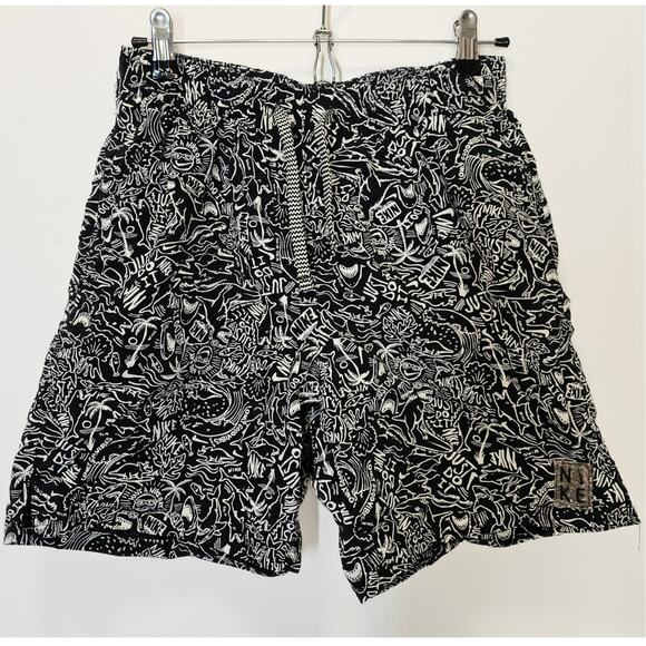Nike Shark Men's Black Shark Icon 6.5" Volley Print Board Trunks Size Small - Picture 1 of 10